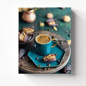 Чашка кофе с орехами