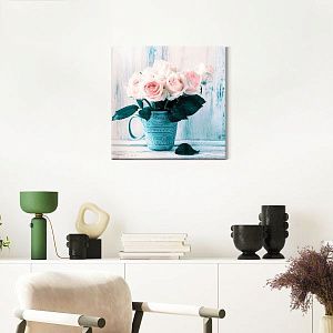 Розы в вазе