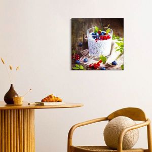 Йогурт с ягодами